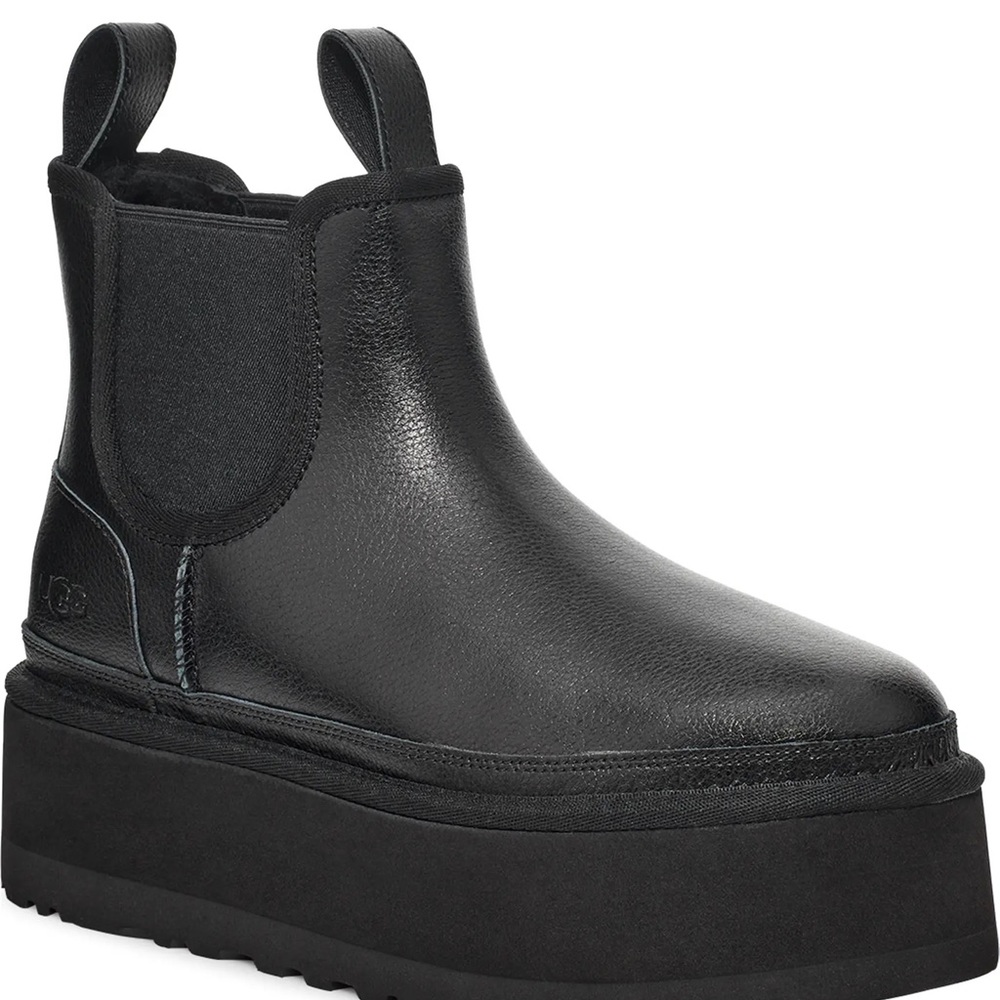 UGG Neumel Platform Chelsea Boot